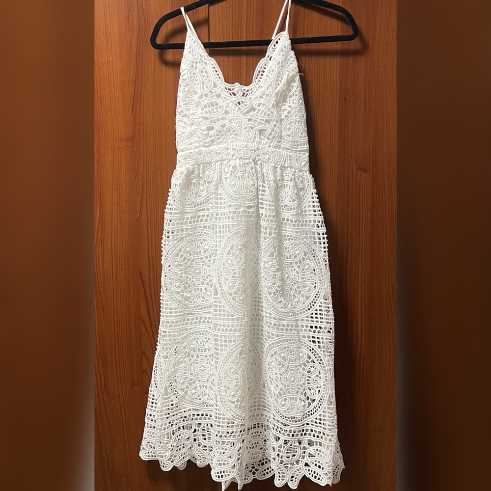 DO+BE white lace dress